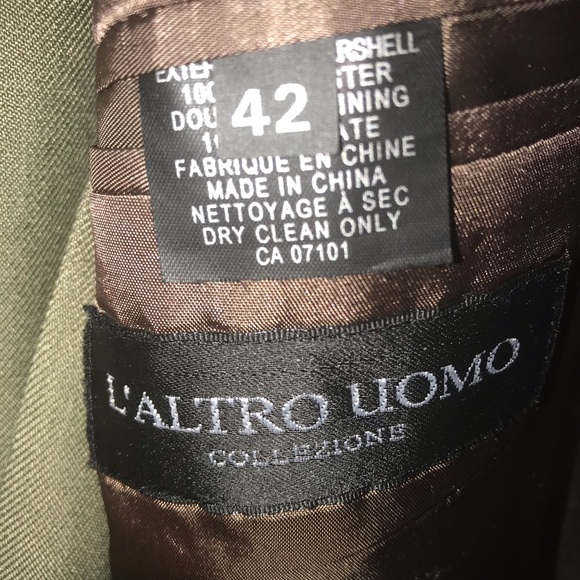 Men’s 2 Piece Suit - Picture 3 of 3